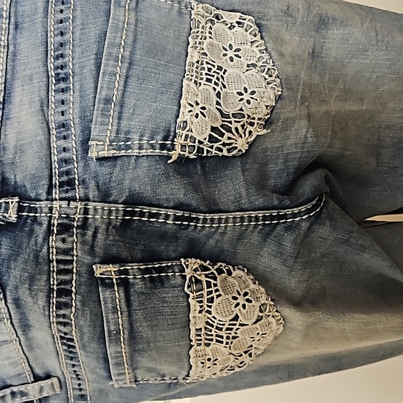 Jean Capris - Picture 4 of 5